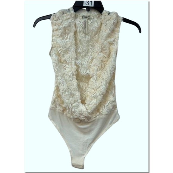 Free People Tops - Free People Intimately Rosebud Floral 3D Bodysuit Size X-Small NWOT Wedding